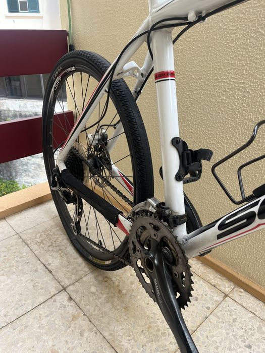 Scott Scale 50 2010 + suporte de parede + material