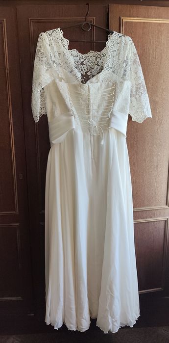 Весільна сукня, колір айворі