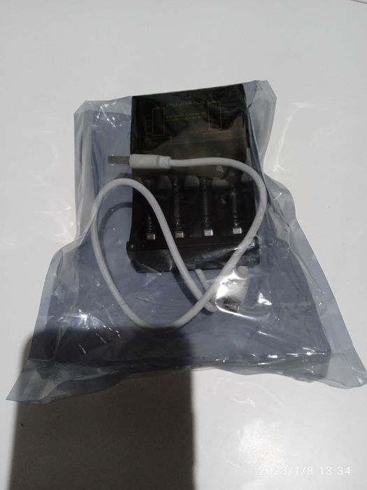 Новий Зарядний пристрій USB для Ni-MH/Ni-Cd акумуляторів AAA/AA