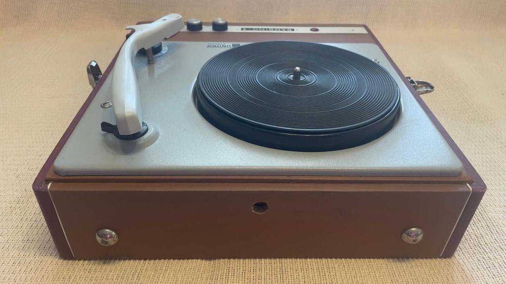 Gramofon Bambino 4 - 100 % sprawny.