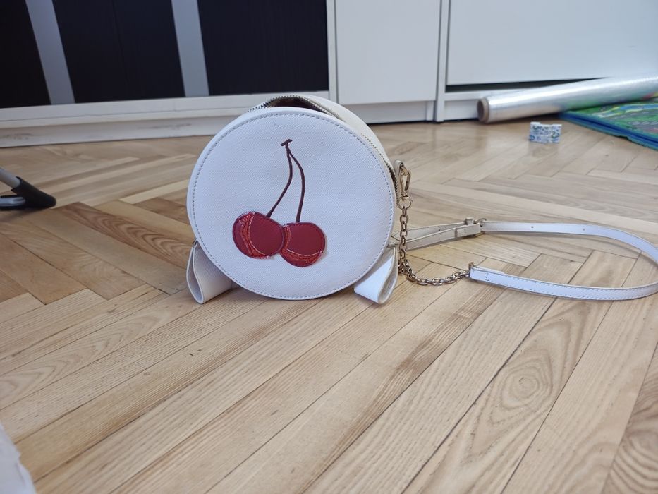 Продам женскую сумку