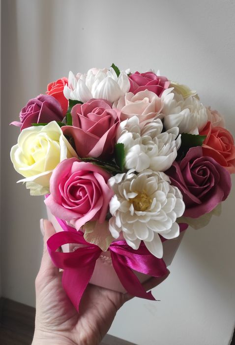 Букети з мильних троянд від 250гр.