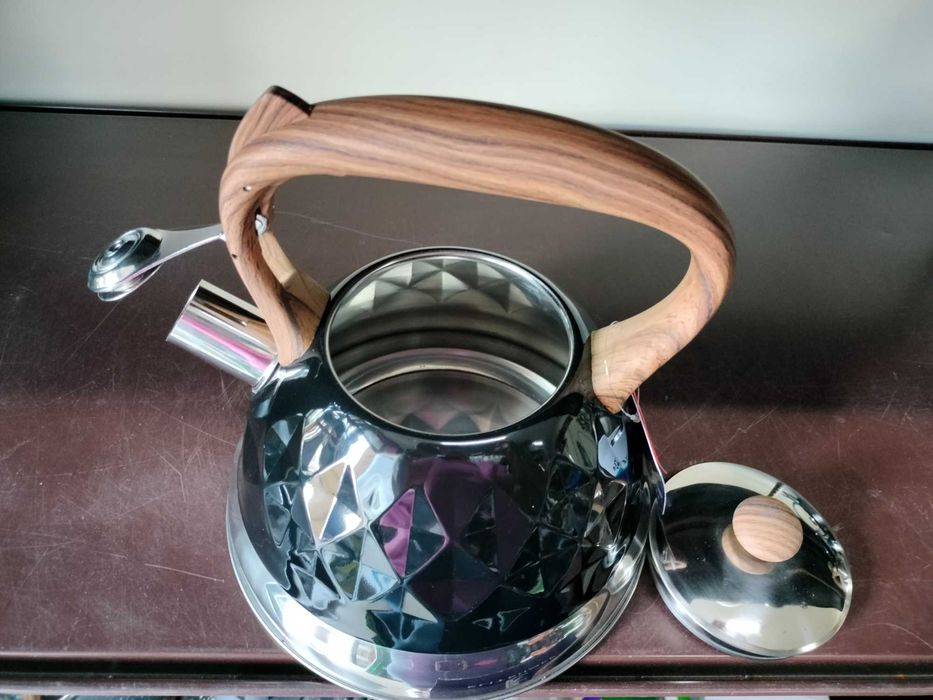 czajnik czarny diament solidny z drewniana rączka automatyczny gwizdek