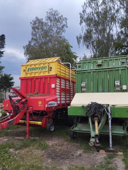 Przyczepa samozbierająca Pottinger Europrofi 5000. Krone R/54 GL