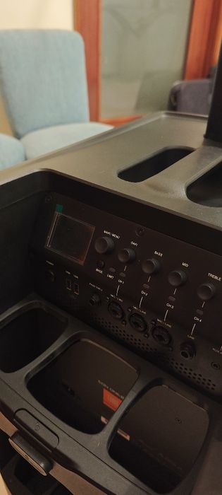 Coluna JBL Eon Ono Pro mkII com bateria