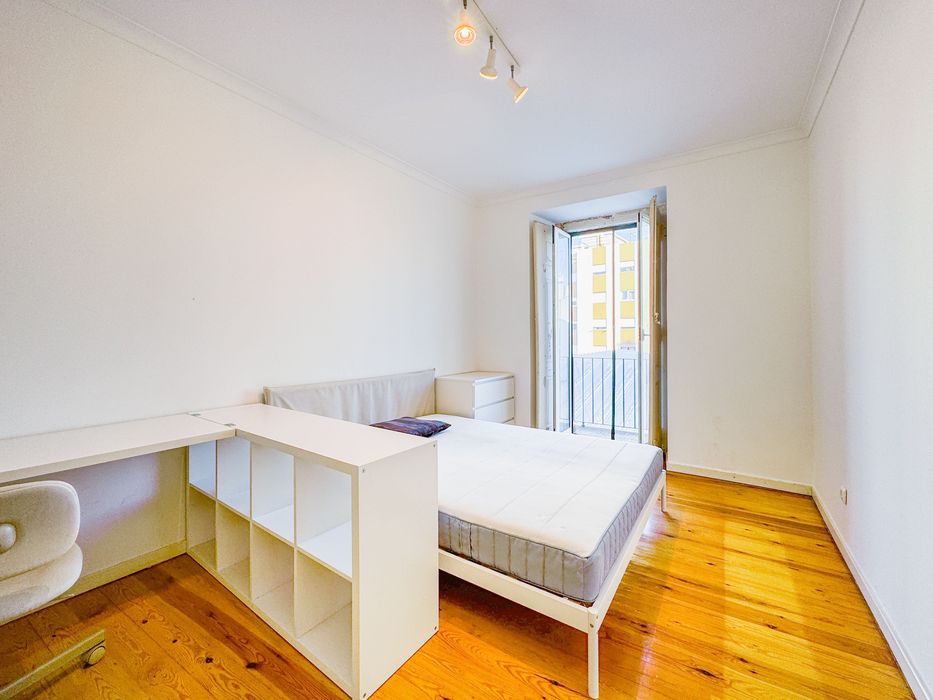 Cama em estrutura metálica