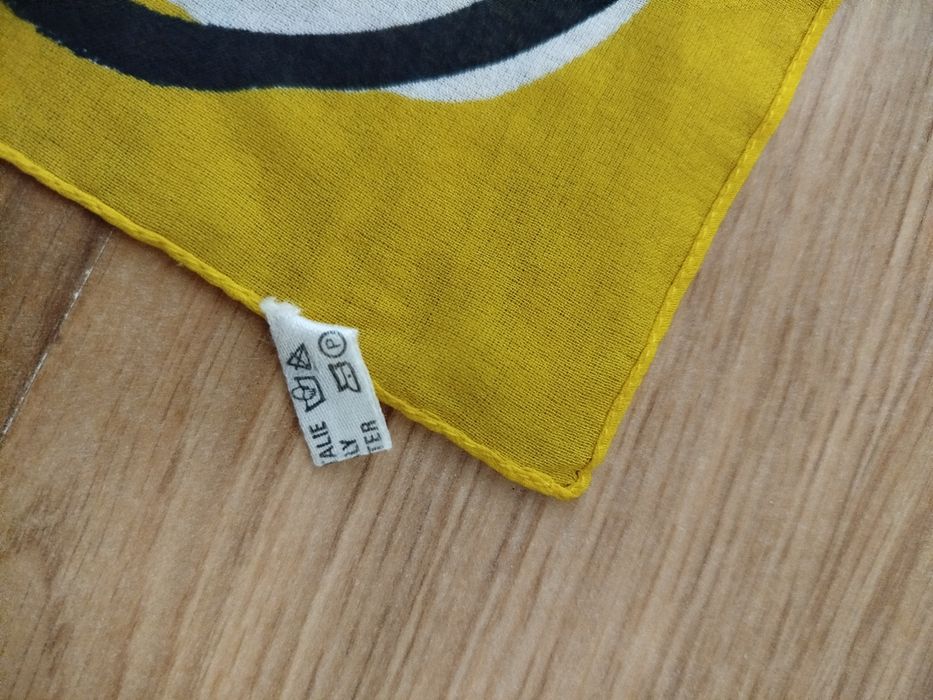 Włoska żółta vintage kwadratowa gawroszka apaszka panda