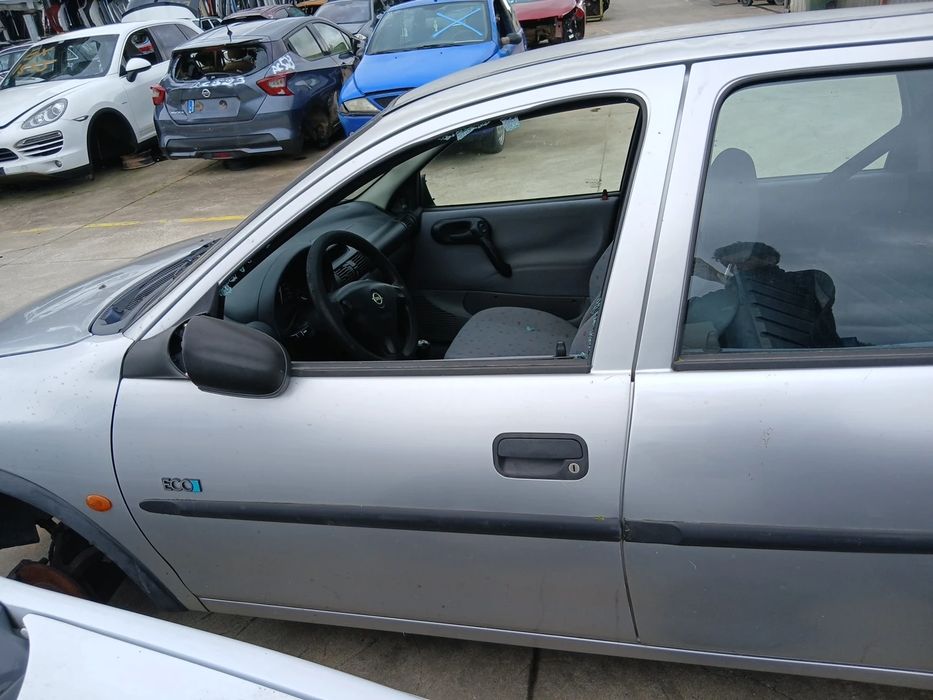 Porta frente esquerda OPEL Corsa B