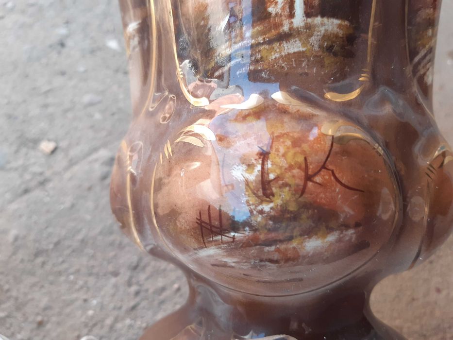 Vaso em porcelana com motivos bucólicos