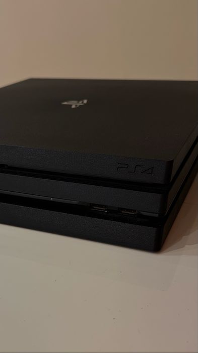 Продам плейстейшн Ps4 Pro