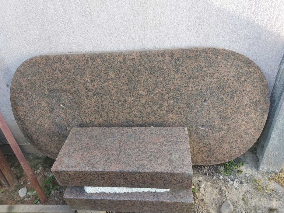 Stol ogrodowy granitowy