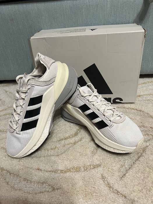 Женские кроссовки adidas Avryn_X  р.39