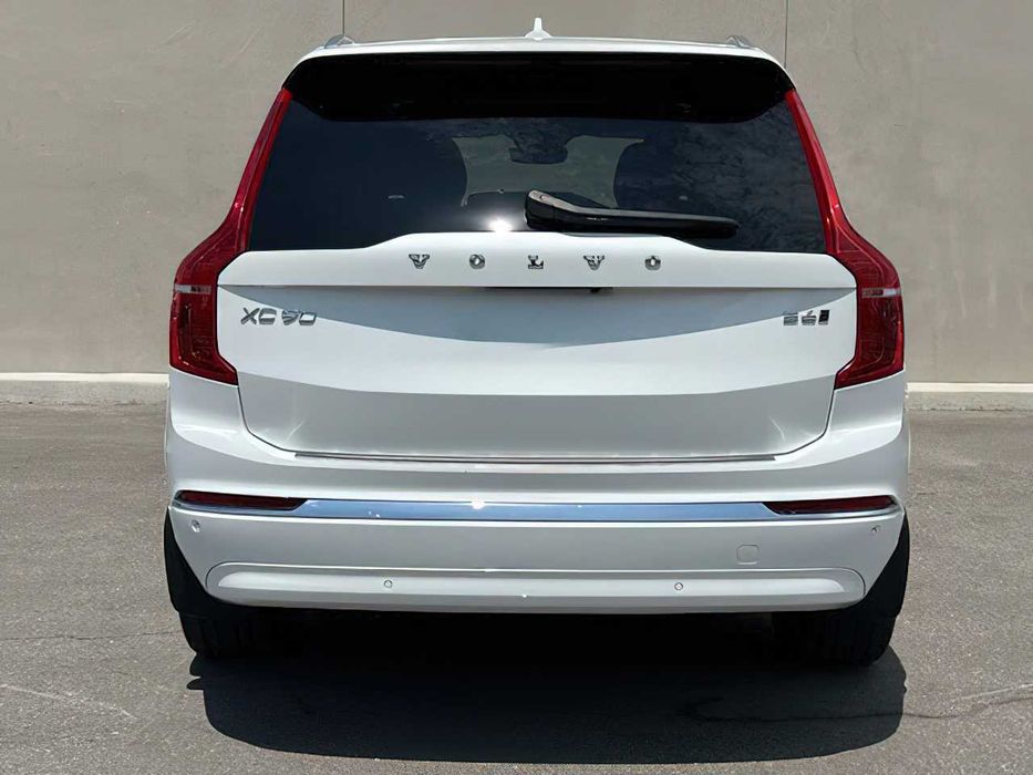 Volvo XC90 B6      2024