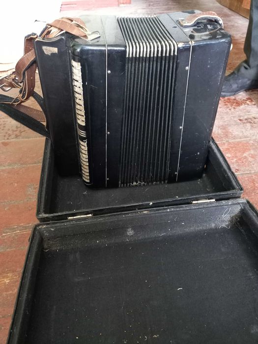 Баян рабочий дешево с чехлом 999 грн