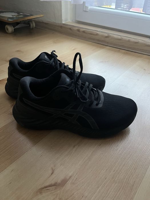 Sneakersy Asics czarne rozm. 40