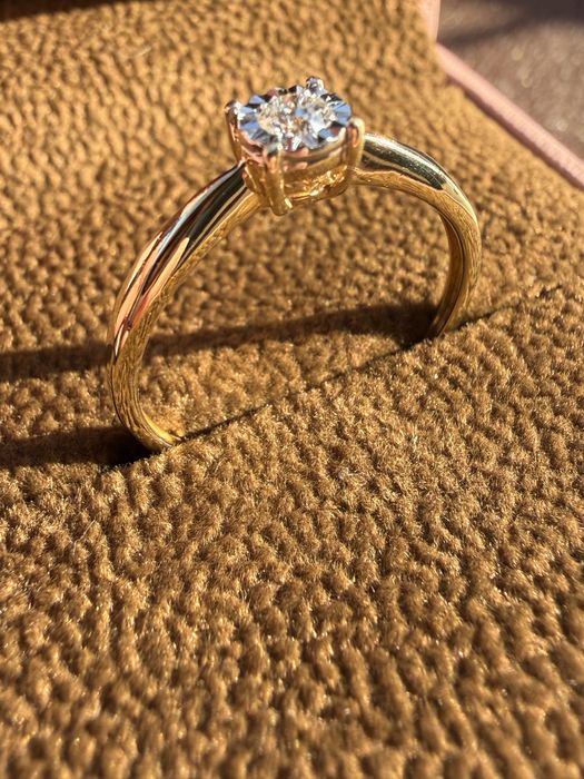 Pierscionek z Diamentem zloty 585