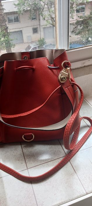 Malas novos,cor vermelha,