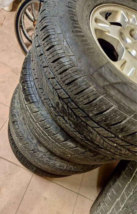 Conjunto de jantes e pneus Mitsubishi Pajero