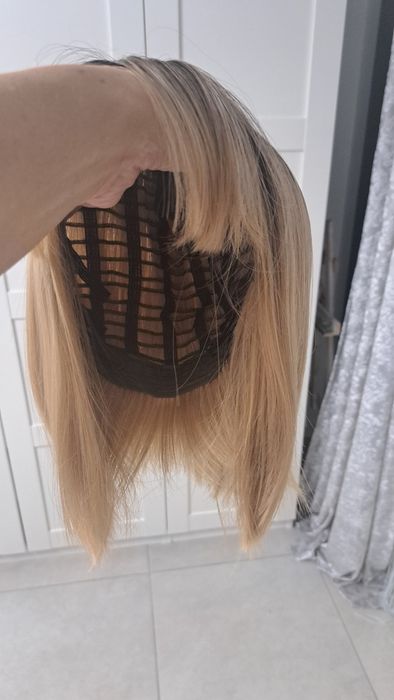 Peruka bob cieoły blond jak naturalne włosy