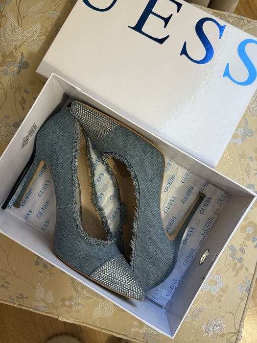 Туфлі човники Guess