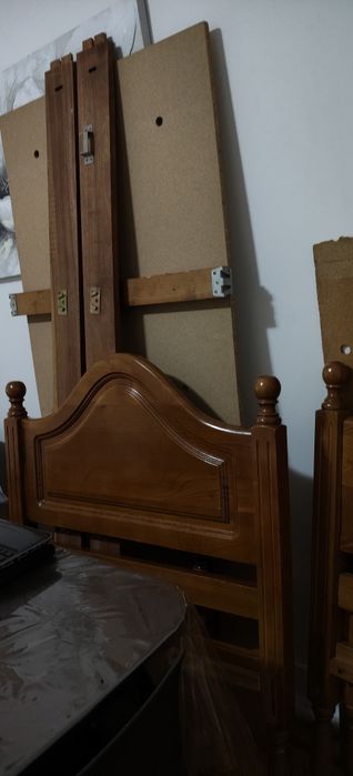 Cama de madeira - Solteiro