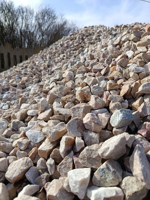 Kamień ogrodowy , Grys granitowy . Kruszywo Janowickie.