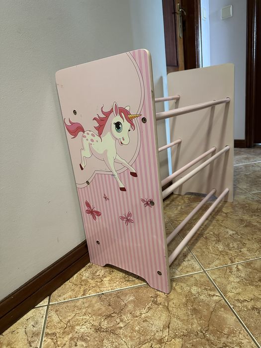 Estante para crianças unicórnios