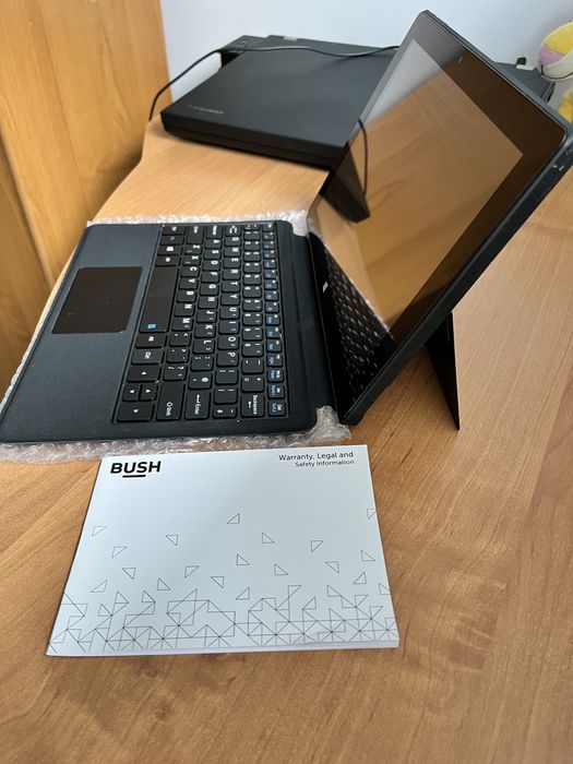 Tablet 10 cali z klawiaturą, Windows
