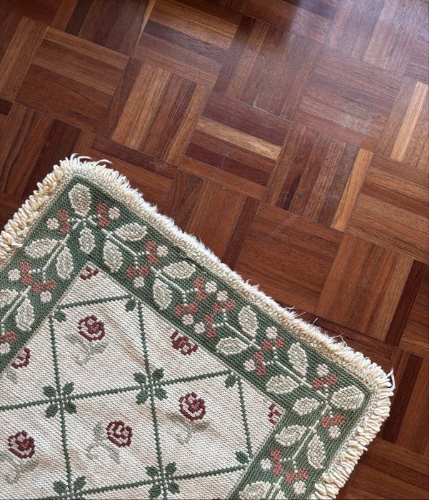 Tapetes de arraiolos feitos à mão