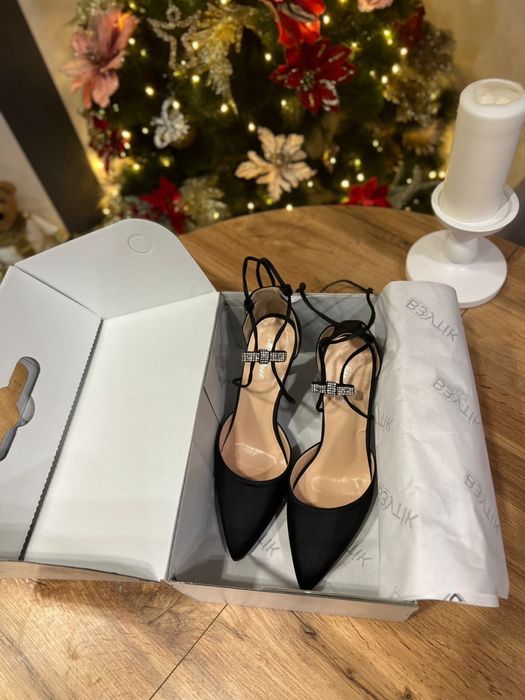 Жіночі туфлі , лодочки, човники