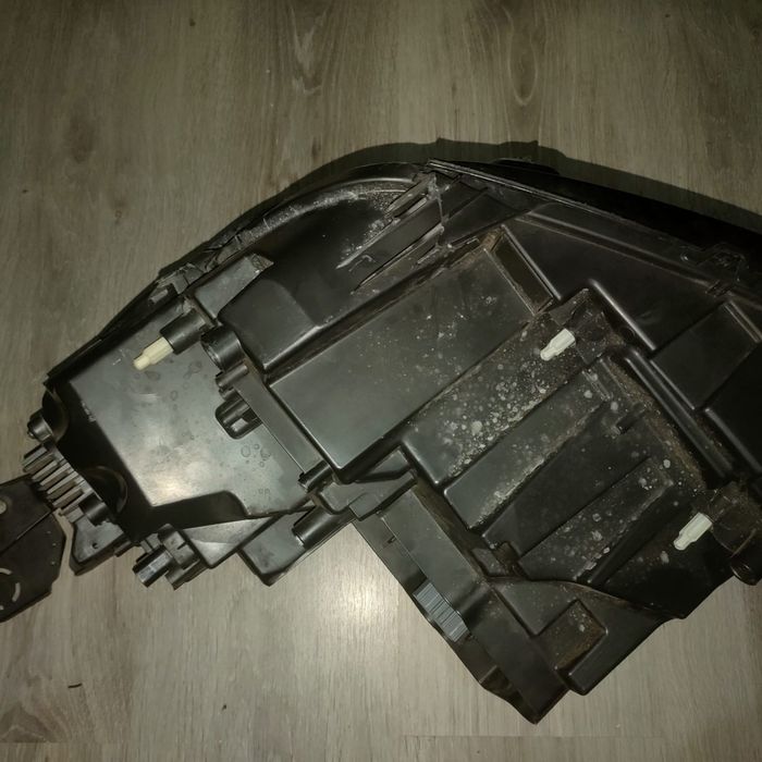Óticas dianteiras Originais Peugeot 3008 II e 5008 (Esquerda / Direita