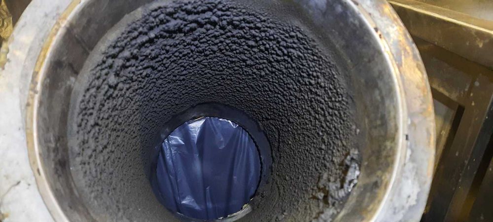 Чистка вид Сажі Груб і Пічок а також Камінів