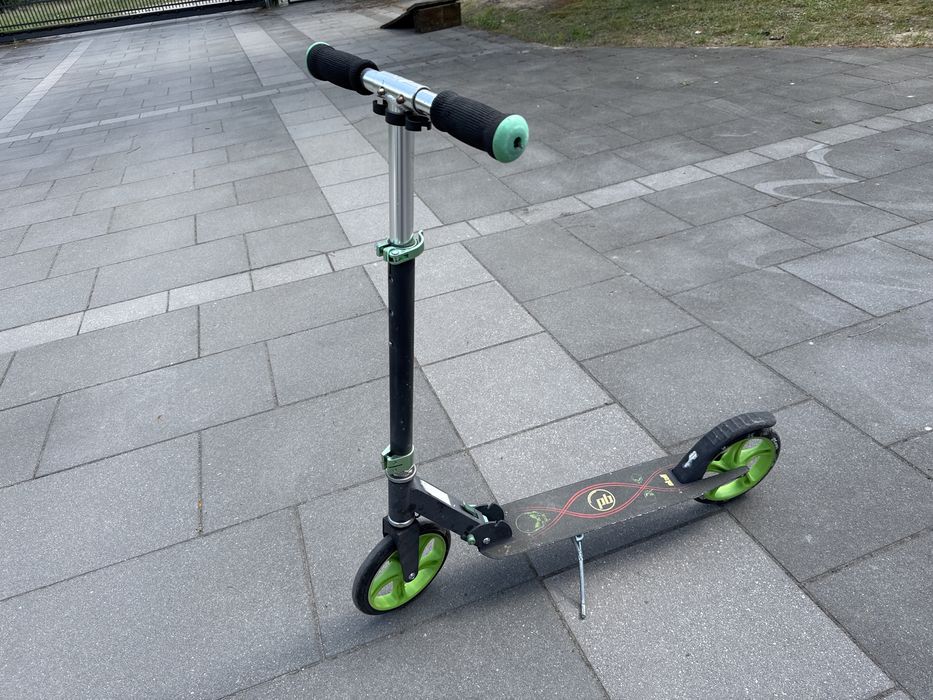 Hulajnoga składana z dużymi kółkami