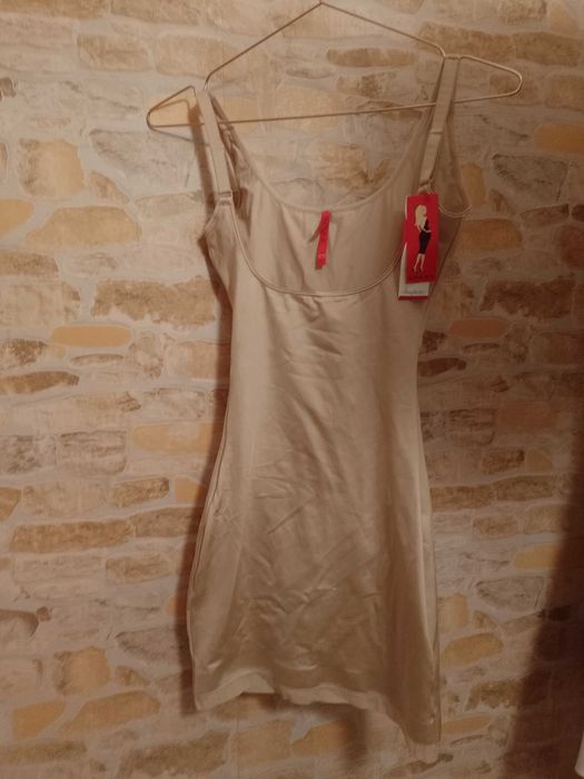 (34/36) (XS/S) Spanx/ Ekskluzywna halka modelująca z Londynu , NOWA