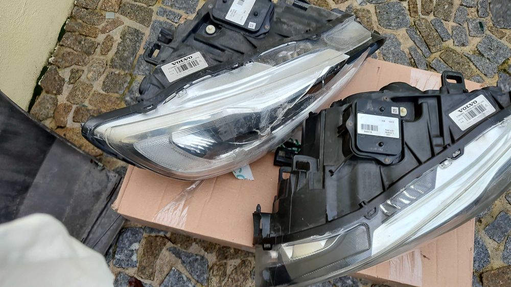 Ótica xenon bidirecional Volvo V60 2014