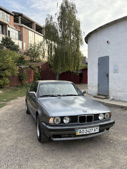 Продам бмв е34 .