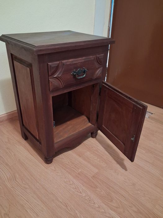 Mesa de cabeceira