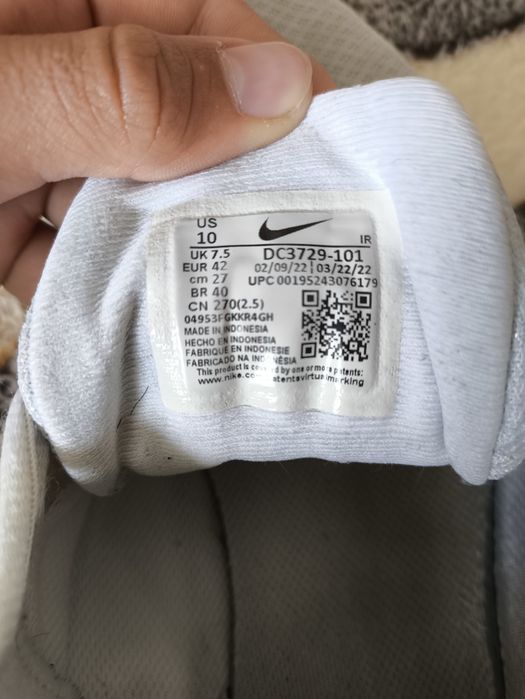 Кросівки найк. . .