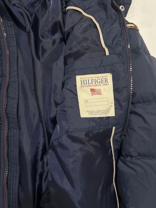 Casaco de penas marca Tommy hilfinger tamanho 11/12 anos