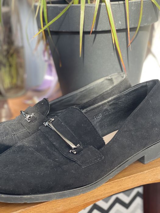 Чорні лофери з замші