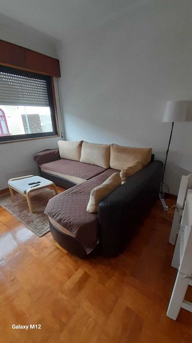 Sofá cama com chaise longue e arrumação + pousa-pés IKEA