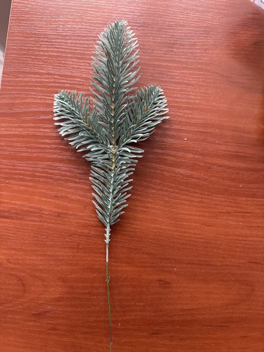 Штучна гілочка хвої искусственная литая ветка елка новогодний декор