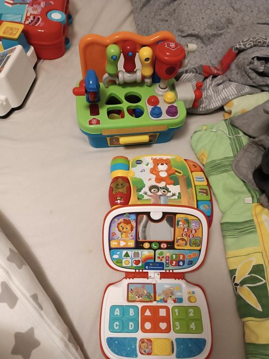 Zabawki różne kolorowe