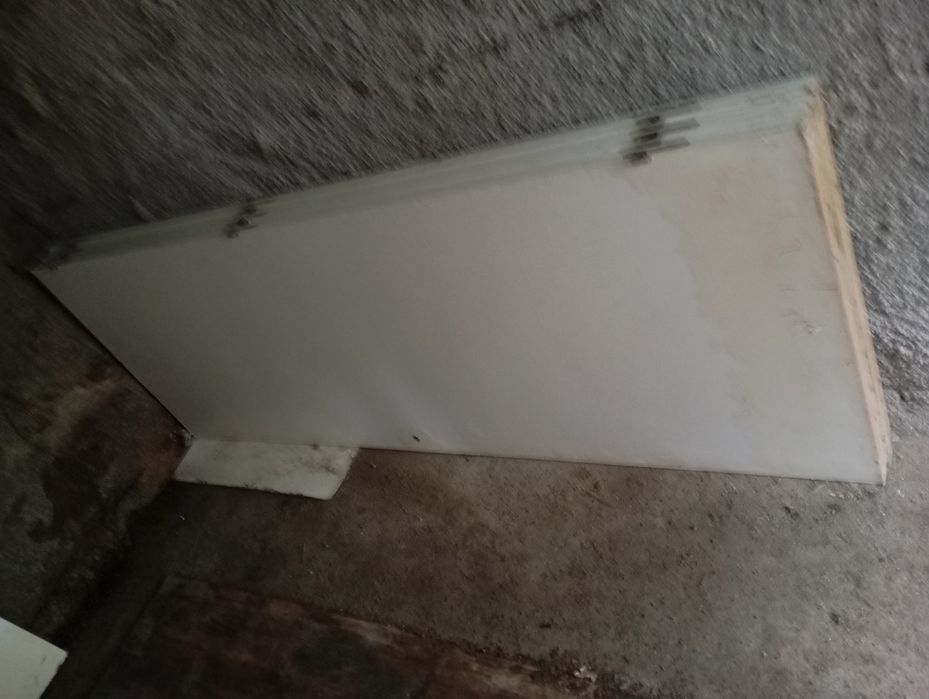 3 portas de madeira branca