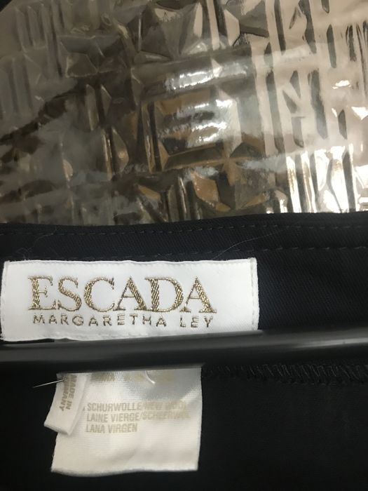 Escada  damskie spodnie z wełny XL.