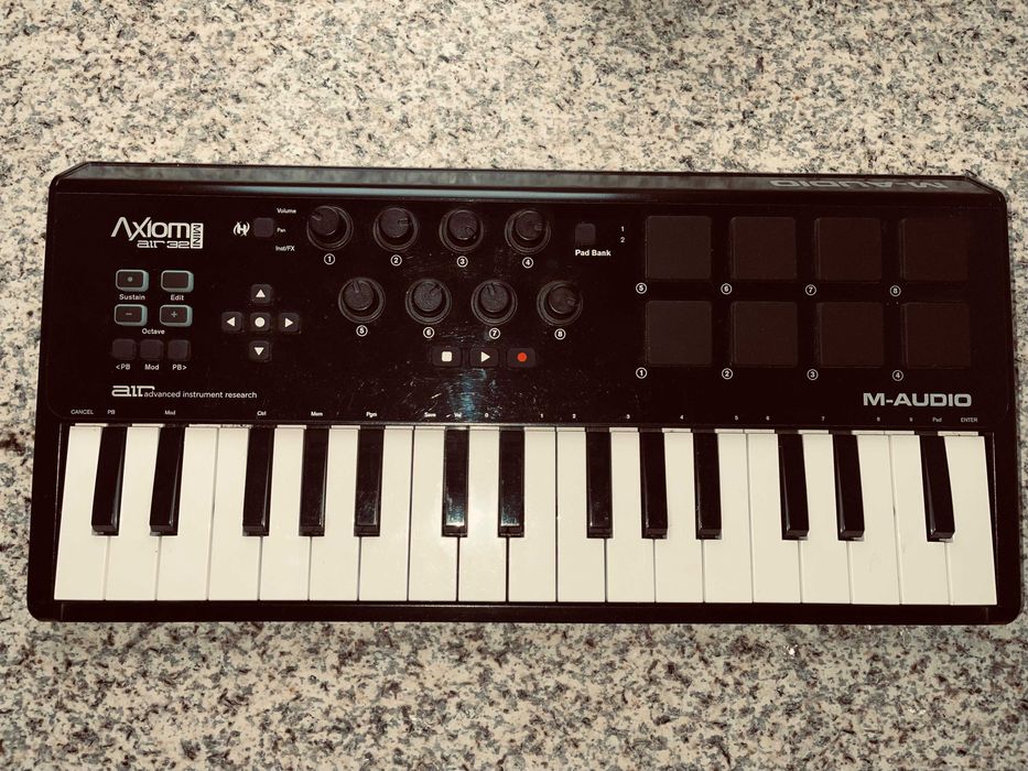 Placa de som Focusrite + controlador