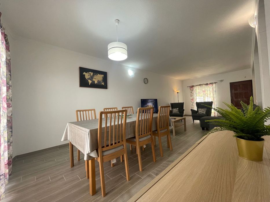 Alugo Moradia com Piscina para férias-400m praia