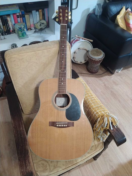 Guitarra acustica Western Guitar C. Giant. Excelente estado. Madeira de mogno e abeto.