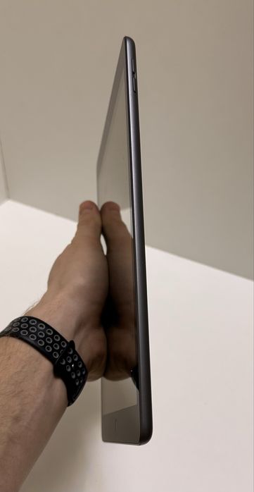 Планшет iPad 7 32GB в ідеалі/ підійде для навчання/переглялу фільмів/