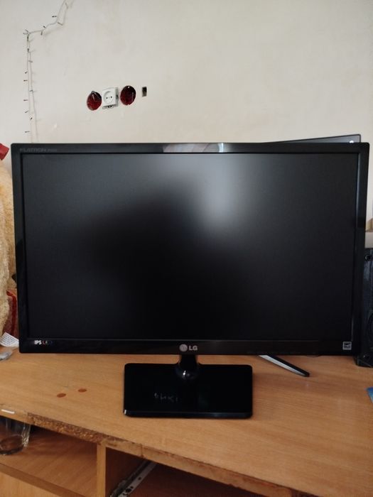 Монітор LG в гарному стані